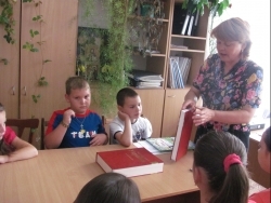 Природа мудра чарівниця нам відкриває таємниці